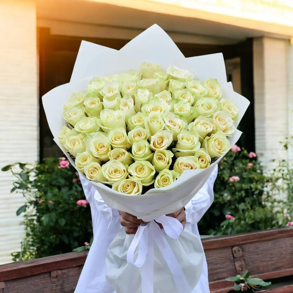 White-Roses-Bouquet